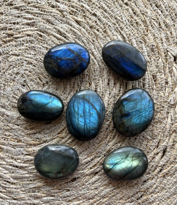 Labradoriet soap stone