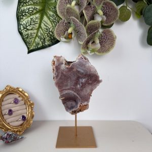 Roze amethist op standaard