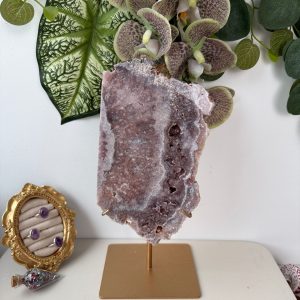 Roze amethist op standaard