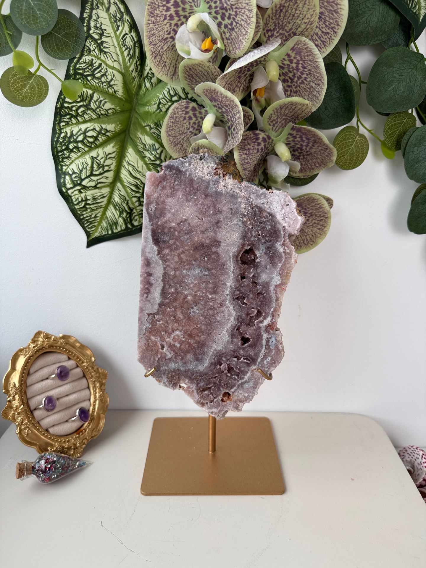 Roze amethist op standaard